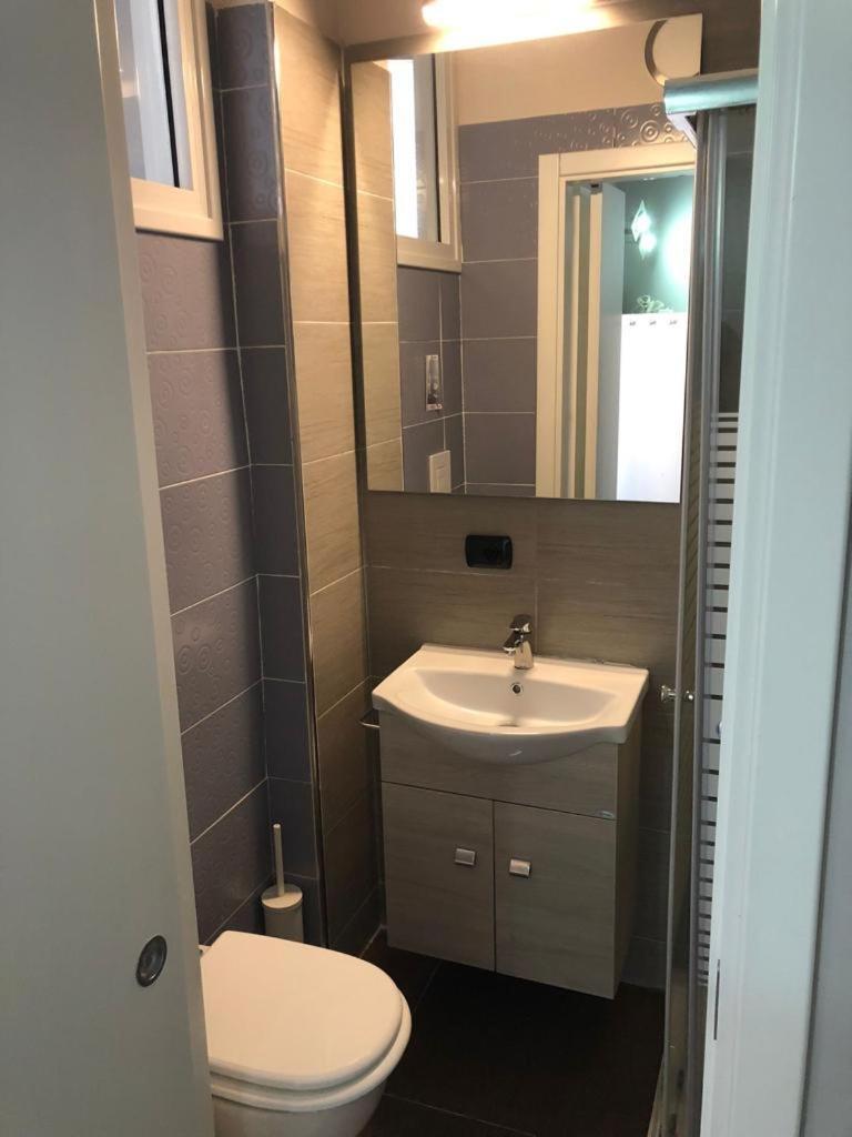 Le Suites Maor Gaeta Ruang foto