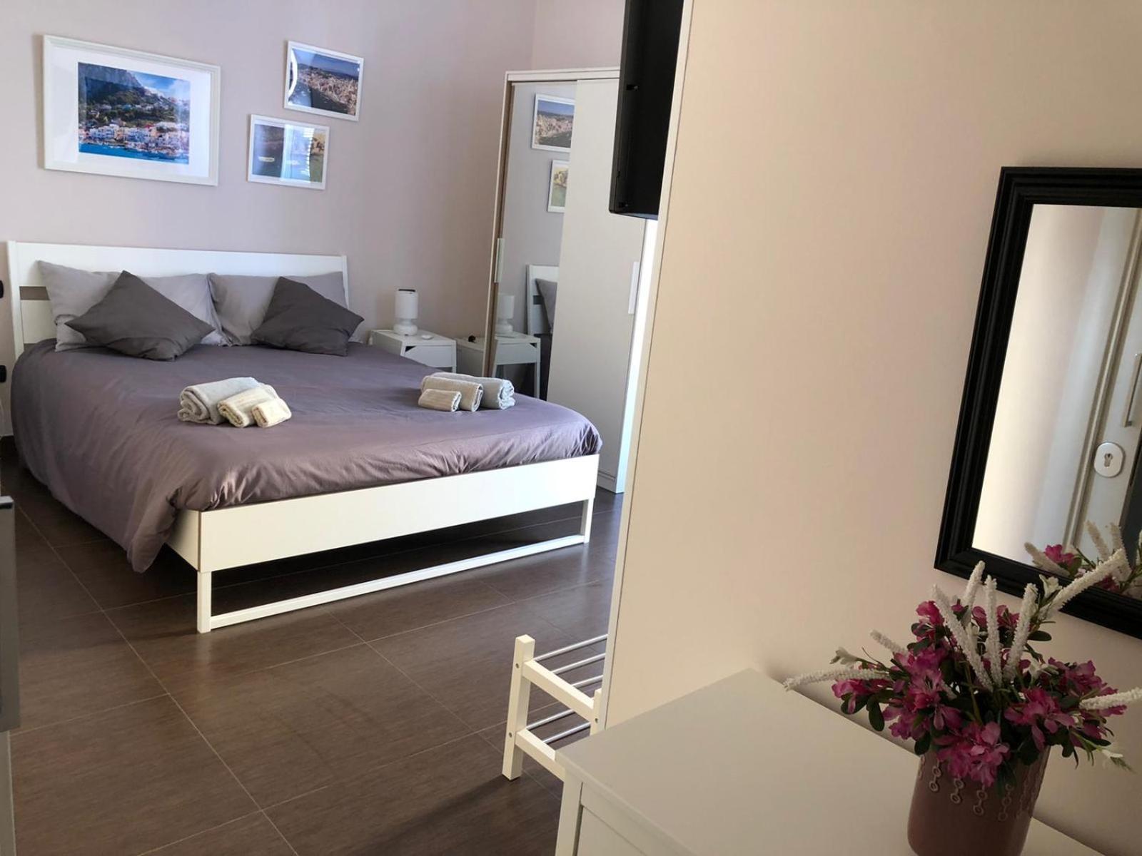 Le Suites Maor Gaeta Ruang foto