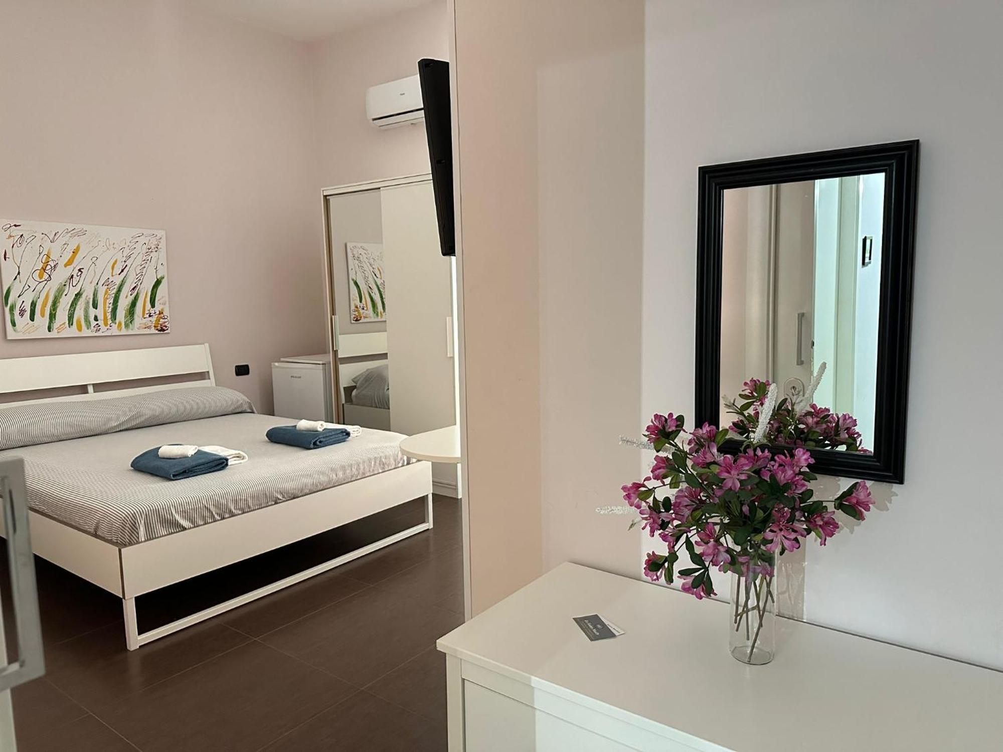 Le Suites Maor Gaeta Bagian luar foto